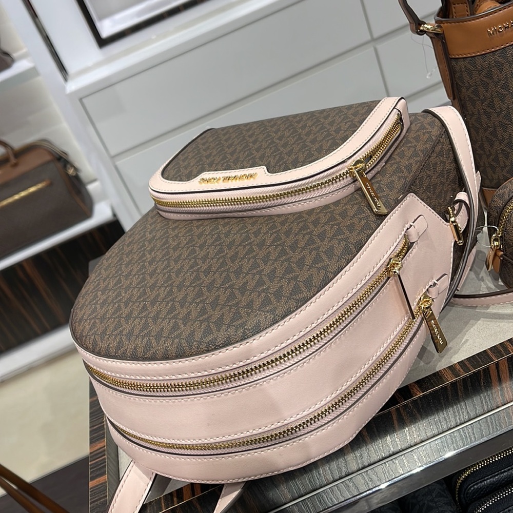 Michael Kors Backpack Bag Jaycee Md Backpack Powder Blush 35S2G8TB2B
Brown - Picture 9 of 16
